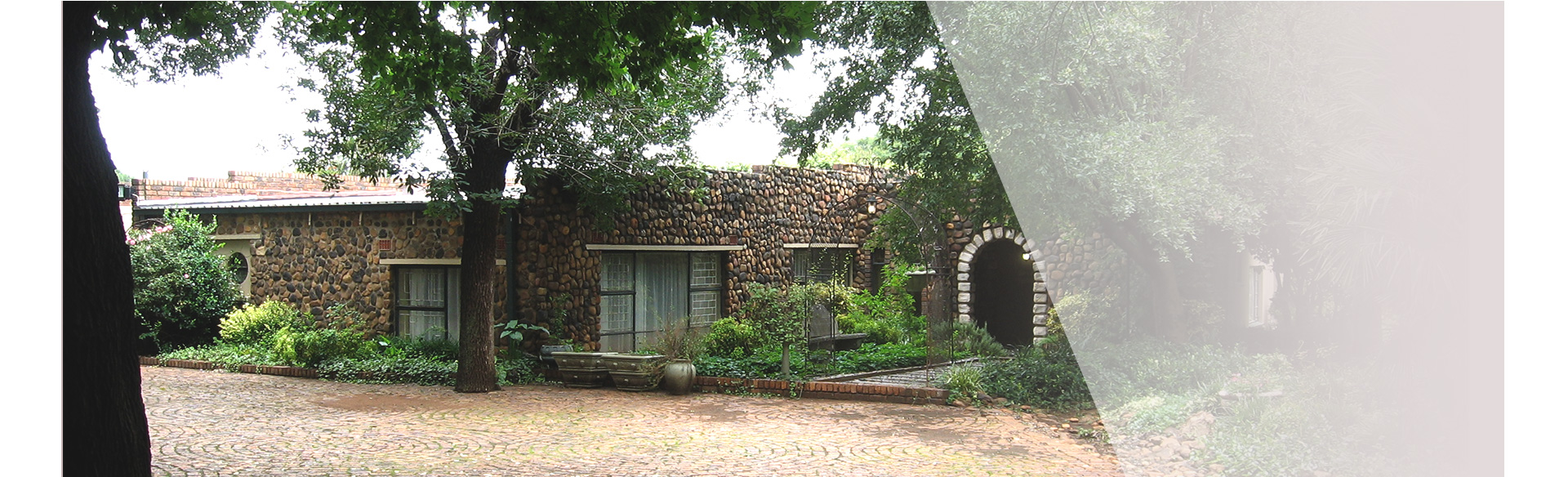 guest-house-banner